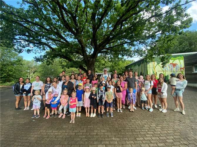 Über 40 Kinder mit zahlreichen Erwachsenen verbrachten einen schönen Tag im Tier- und Erlebnispark Bell im Hunsrück. Foto: CCO