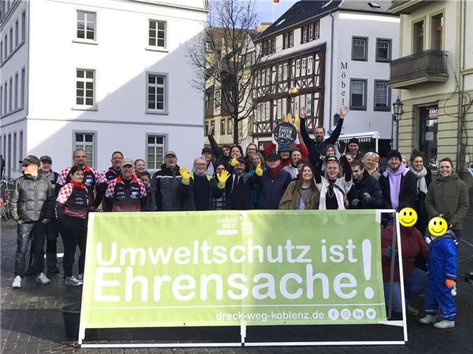 Über 40 Menschen, darunter Mitglieder des Vereins und des Ortsrings Ehrenbreitstein sowie viele Neulinge, beteiligten sich zeitweise bei bestem Wetter an der Aktion. Foto: privat