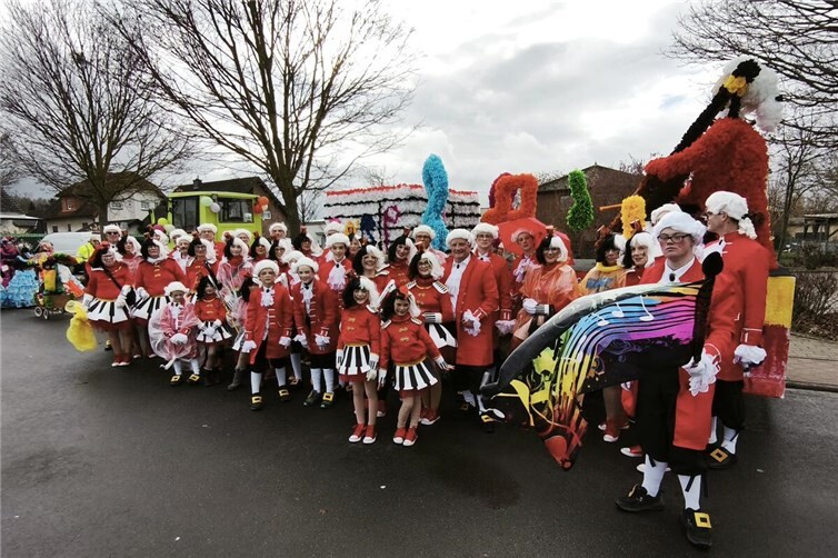 Über 40 Personen bilden die Karnevalsgruppe von Ars Musica unter dem diesjährigen Motto „Mozart und Klavier“ .
