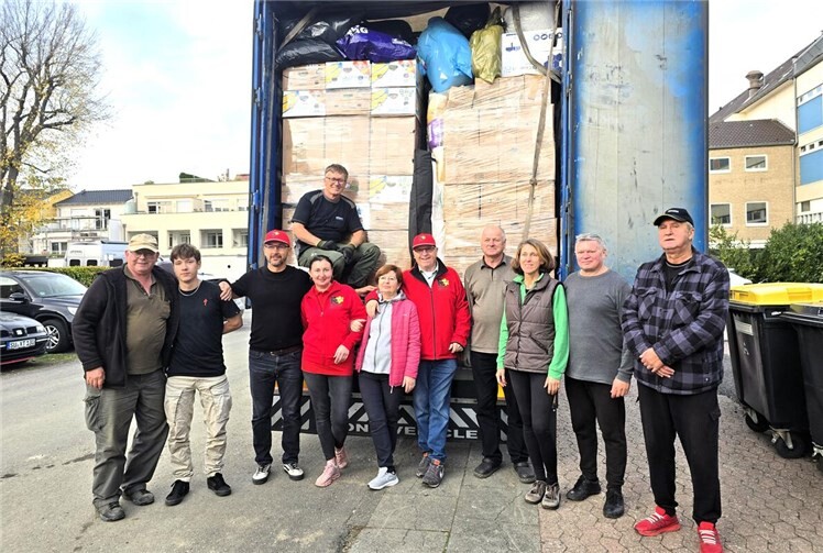 Über 40 Tonnen Hilfsgüter gingen vor wenigen Tagen auf die Reise nach Charkiw (Ukraine), gepackt von Lademeister Andeas Klassen und vielen Helfern, auch aus der Ukraine.Foto: privat