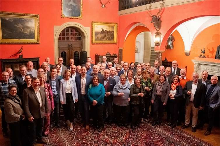 Über 50 Gäste folgten der Einladung der FWG Mayen Koblenz nach Schloß Burg Namedy. Foto: Frederik Schmidt
