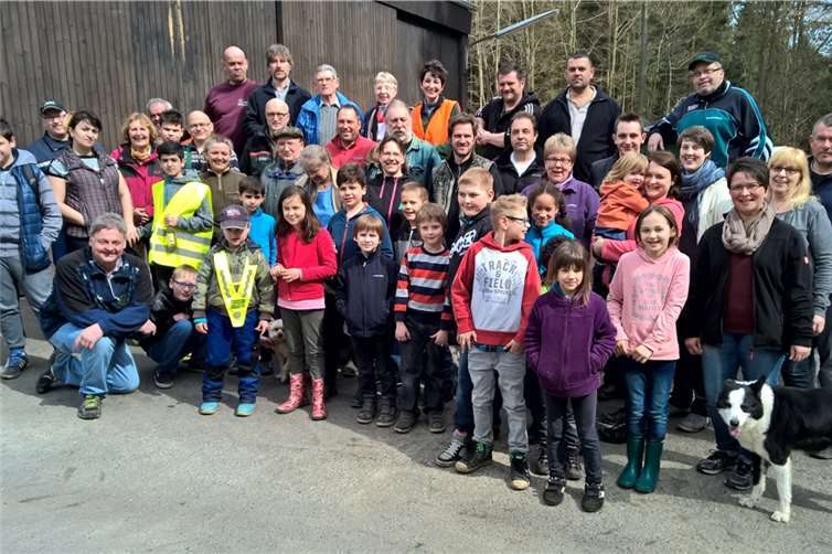 Über 50 Teilnehmer konnten zur Müllsammelaktion begrüßt werden.privat