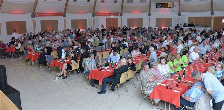 Über 500 Vereinsvertreter aus 190 Vereinen der Region waren der Einladung der Kreissparkasse Mayen gefolgt.