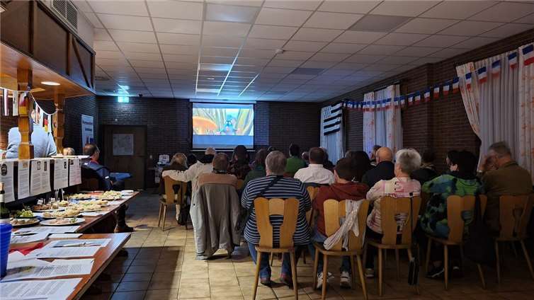 Über 60 Gäste genossen an 13 Stationen kulinarische Köstlichkeiten aus Frankreich und den Film Ratatouille. Quelle: Ortsgemeinde Herschbach