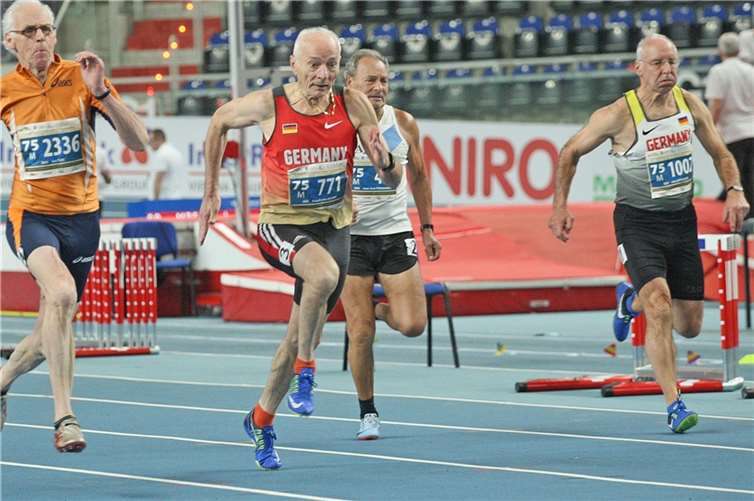Über 60 Meter gewann Friedhelm Adorf die Bronzemedaille.  Foto: Lutwin Jungmann