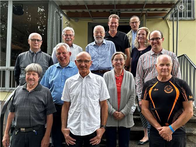 Über 60 treue Mitglieder ehrte der Post-Sportverein e.V in 2023 mit Urkunden, Ehrenbriefen und Ehrennadeln. Foto: Jessica Karrenbrock