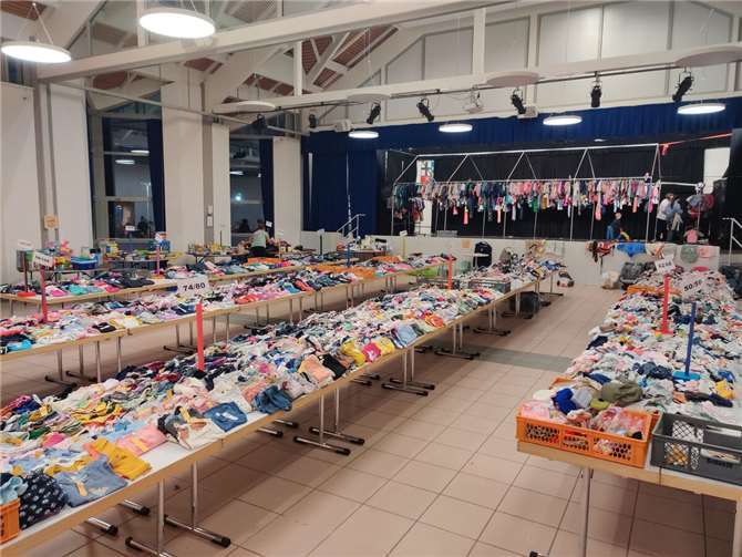 Über 6.000 Artikel standen den zahlreichen Besuchern zur Verfügung, die sich rund um das Thema Kind neu ausstatten konnten.Foto: Förderverein Zwergenschatz