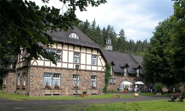 Über 600.000 Euro wrden bis dato unter der Regie des Förderkreises auf Gut Schirmau in Gebäude und Ausstattung investiert. privat