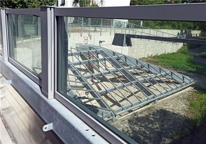 Über 8 Mio Euro mussten für einen 600 m langen, unterirdischen Entlastungskanal und ein gigantisches Verteilerbauwerk ausgegeben werden. Fotos: privat