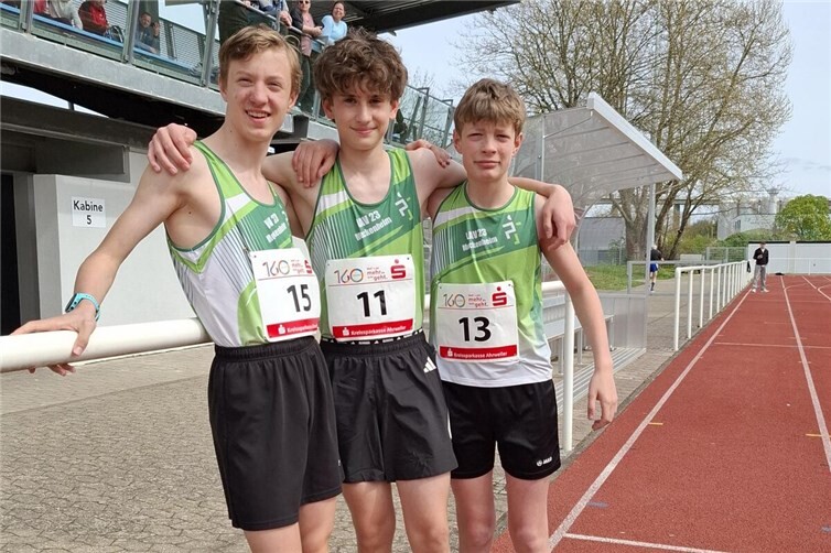 Über 800 m lief Jakob (Mitte) die Norm für die deutschen Jugend-Meisterschaften