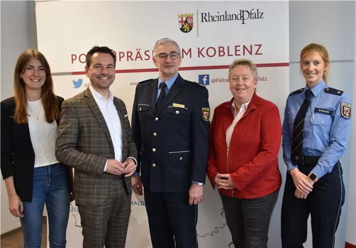 Über Sicherheit am Eck sprachen Theresa Lambrich Pressestelle Stadt OB David Langner Bürgermeisterin Ulrike Mohrs Polizeivizepräsident Jürgen Süs und Verena Dörfer Pressestelle Polizeipräsidium. Foto: HEP