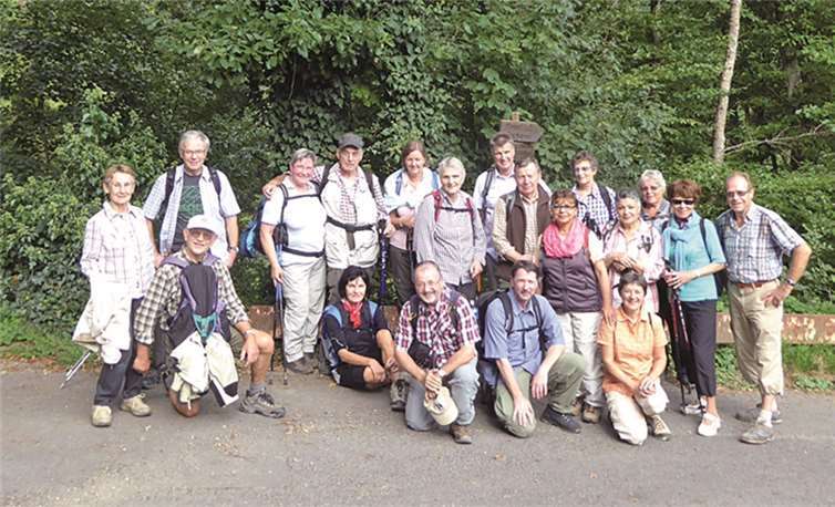 Über Stock und Stein wanderten Mitglieder des TV Remagen den "Wilden Endert" entlang bis zur Mündung in die Mosel. privat