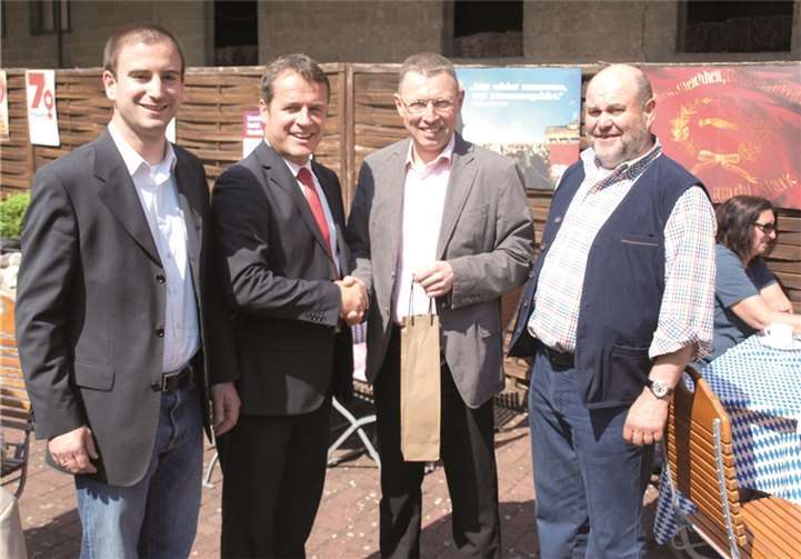 Über das 20-jährige Jubiläum freuten sich (v.li.): Marcel Hürter, Jens Guth, Hartmut Tann und Günter Martin. privat