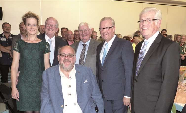 Über das Jubiläum freuten sich Britta Bauer, Dr. Ulrich Bauer, Hans Creuzberg, Werner Lohner, Hans-Jürgen Juchem und Günther Nerger. WM