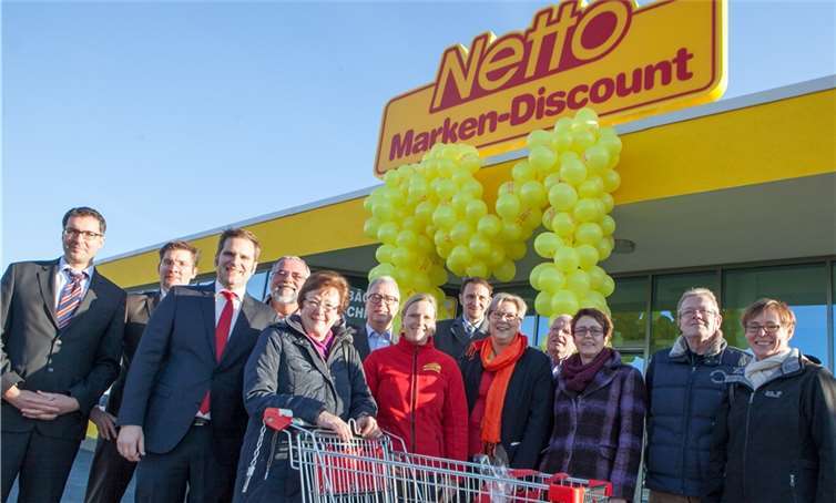 Über die Eröffnung des Netto-Marken Discounters in Buschhoven „Am Fienacker“ freuten sich Vertreter von Kommunalpolitik, Gemeindeverwaltung und dem Unternehmen. JOST