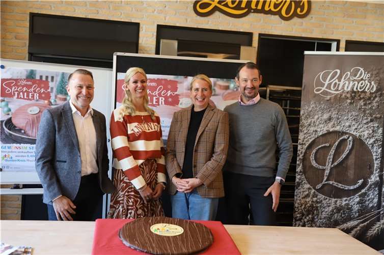 Über die gelungene Präsentation der Aktion freuten sich Helmut Moll, Yvonne Lange, Melanie Schuster und Marc Kranz. (v.l.n.r).  Foto: WAMFO.DE