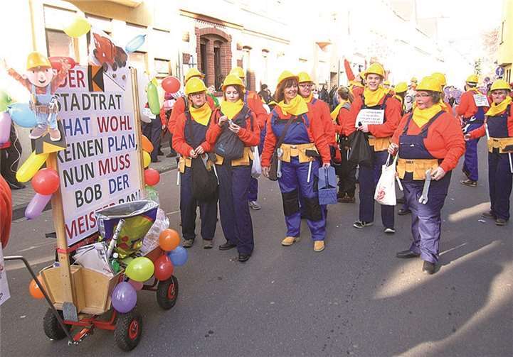 Über diese Vielzahl von Bauarbeitern würde sich jeder Bauleiter freuen. privat
