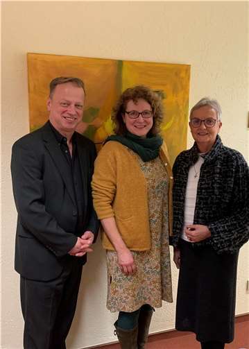 Über eine Stunde nahm sich die Generaloberin der Waldbreitbacher Franziskanerinnen, Schwester Edith Maria Magar, auf dem Klosterberg Zeit für ihr Gespräch mit der 1. Bundeskönigin Andrea Reiprich, an dem auch Prinzgemahl Thomas Herschbach teilnahm. Die Generaloberin hat die Patenschaft für das Bundesköniginfest am 23. April 2023 übernommen.  Foto: Marienhausgruppe / Andrea Schulze