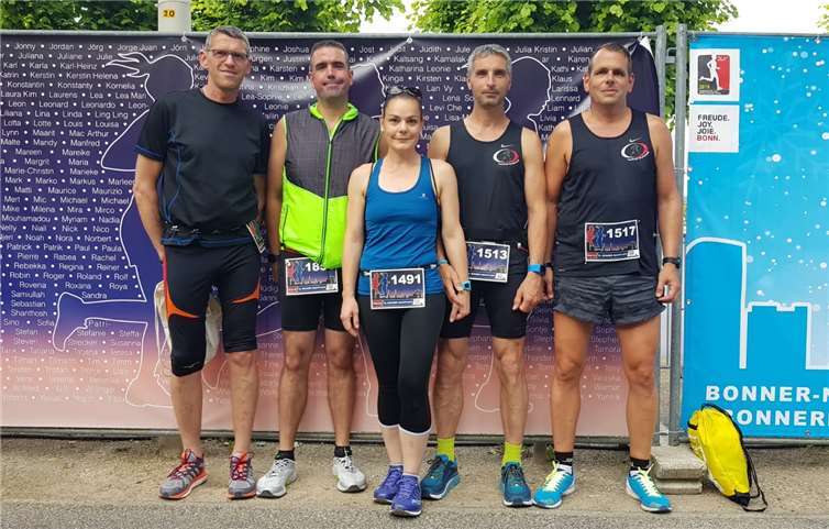 Über eine erfolgreiche Teilnahme am Bonner Nachtlauf freuten sich: (v.l.n.r.) Thomas Ohlenhard, Kai Thierbach, Jacky Strittmatter, Josef Müller und Michael Brang. Foto: privat