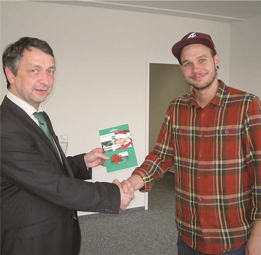 Über einen Warengutschein konnte sich Maximilian Hoff freuen. privat