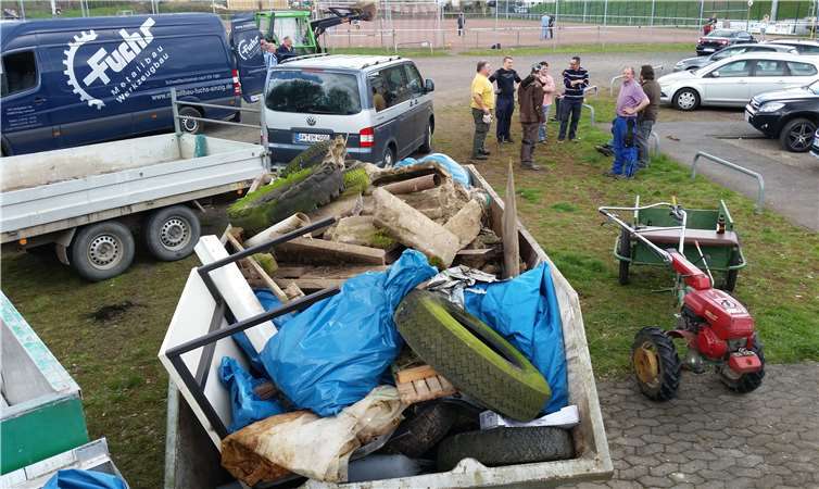 Über sieben cbm Unrat wurde in der Gemarkung Löhndorf aufgesammelt.