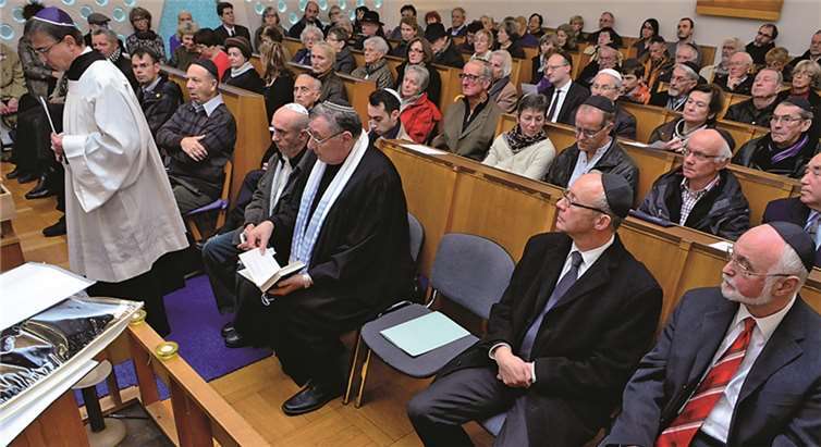 Überfüllt war die Synagoge am Moselufer bei der Gedenkstunde an die Pogromnacht. HEP
