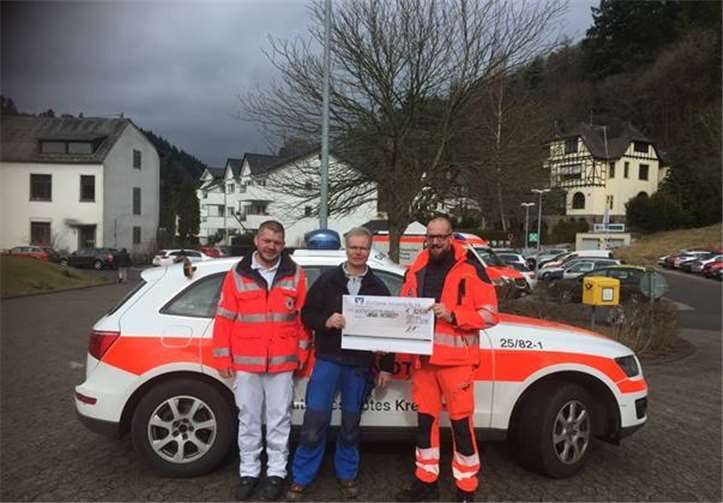 Übergabe der Geburtstagsspende von Armin Schmitt an die Projektintiative. V.l. Ingo Heintz, Armin Schmitt und Dr. Martin Schiffarth. Privat