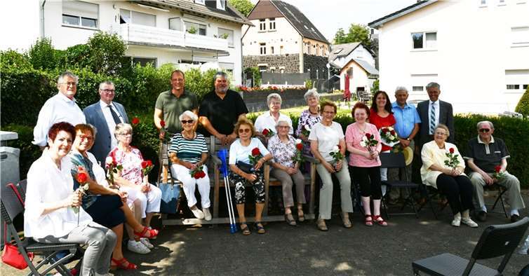 Übergabe der Seniorenbank in Niedermendig.
