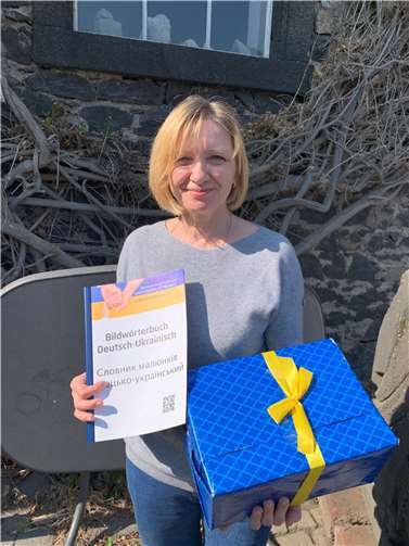 Übergabe der Willkommenspakete der Ukrainehilfe Mendig.  Foto: privat