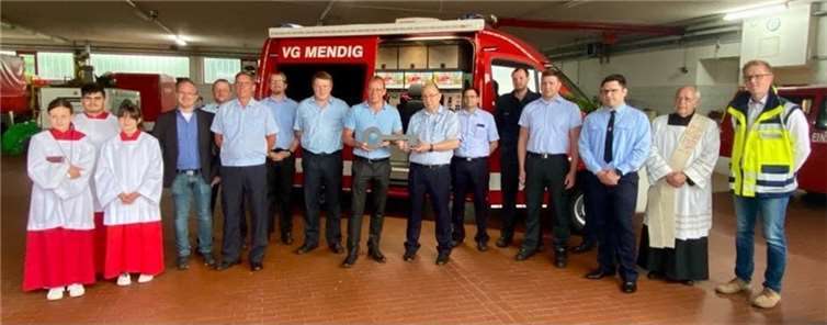 Übergabe und Indienststellung des neuen Einsatzleitwagen (ELW1) der Freiwilligen Feuerwehr der Verbandsgemeinde Mendig.  Fotos: VG Mendig