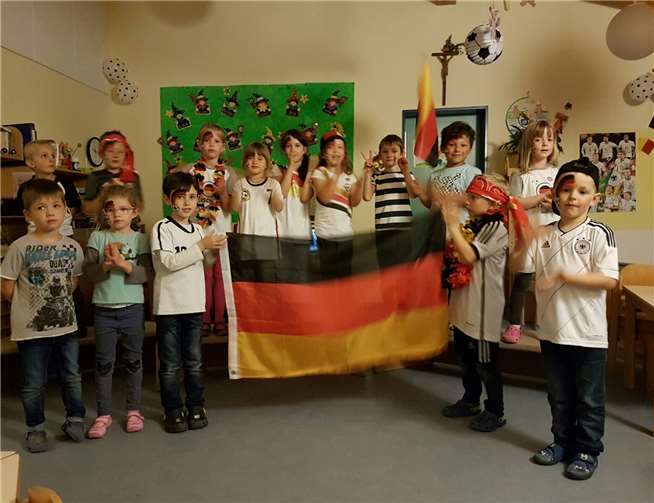 Übernachtungsfest im Kindergarten zur EM.privat