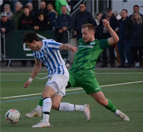 Finale - FV Engers sorgt für Pokal-Kracher Überragender Kämpfer im defensiven Mittelfeld und auch noch Schütze des goldenen Tores: Jonas von Haacke.
