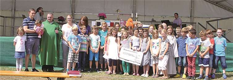 Überreichung des Spendenschecks an Familie Rosenbachprivat