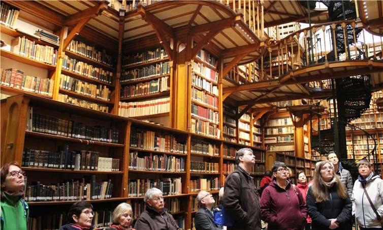 Überwältigend: der Anblick der historischen Jesuitenbibliothek. Fotos: HG