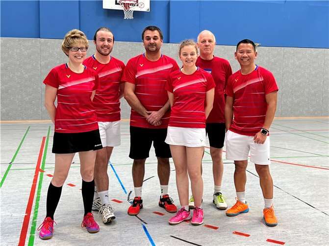 (Überwiegend) strahlende Gesichter in Nassau. V.l.n.r.: Sandra Schreiber, Kilian Wolf, Skender Bunjaku, Charlotte Bauch, Claus Schulte und Custer Aranas. Foto: privat