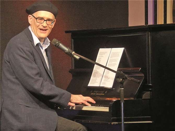 Überzeugte humoristisch und musikalisch: Felix Janosa. privat