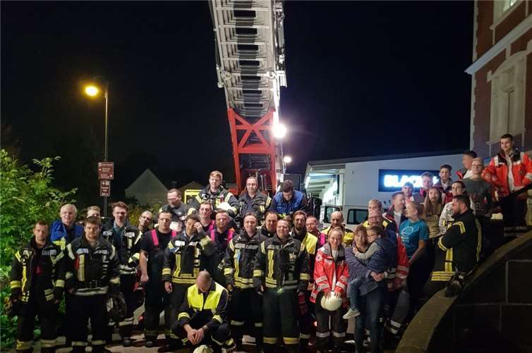 Übung der Stadt Bad Breisig gemeinsam mit der Einheit Brohl und dem DRK OV Bad Breisig zum Retten von Personen über die Drehleiter. Quelle: privat