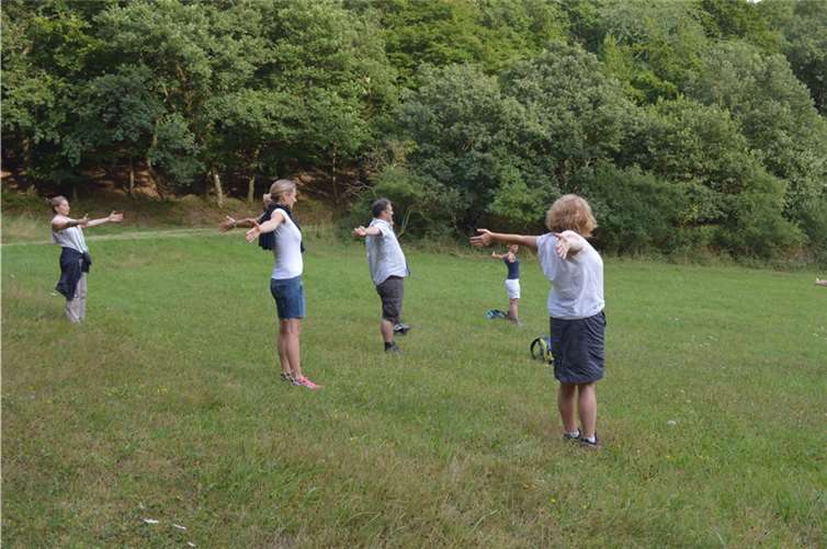Übungen aus dem Yoga und der Physiotherapie schärfen die Sensibilität.  Privat
