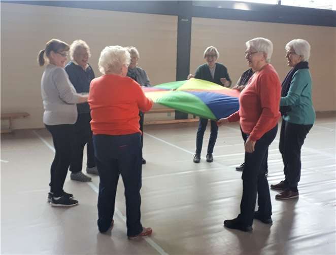 Übungen für Körper und Geist in geselliger Runde.  Foto: privat