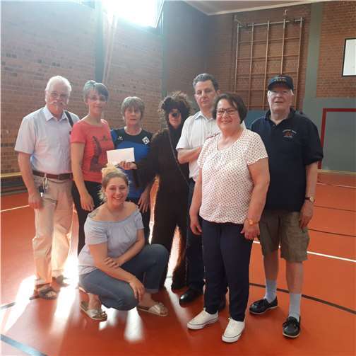 Übungsleiter, Eazebär und die Organisatoren.