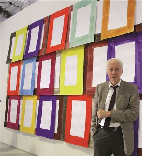 Ulrich Erben mit seiner Arbeit „Coloriterre“.