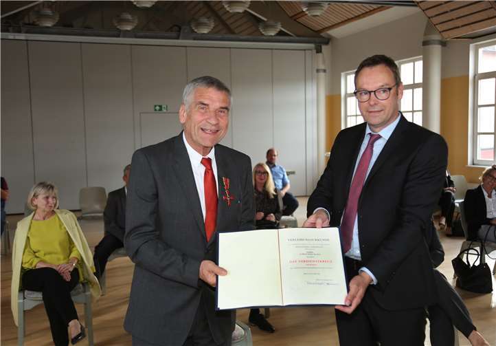 Ulrich Klaus und Staatssekretär Dr. Alexander Wilhelm.