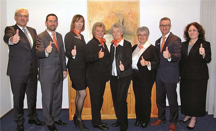 Ulrike Hoffend, Antje Doetsch, Werner Münzel, Gudrun Neumann, Markus Reif und Charlotte Gramzow wurden für ihren langjährigen Einsatz bei der Raiffeisenbank Mittelrhein eG geehrt.