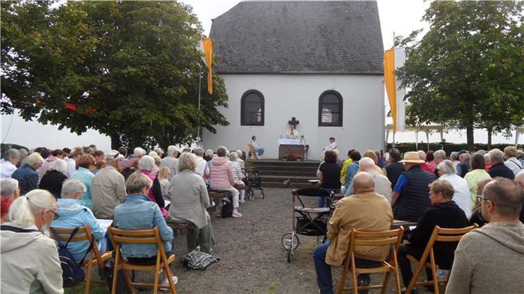 Um 11 Uhr beginnt der Gottesdienst mit Pfarrer Andreas Kern.  Foto: privat
