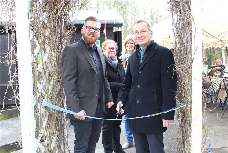 Um 13 Uhr wurde der Spielbetrieb für die offizielle Platzeröffnung unterbrochen.RÜ