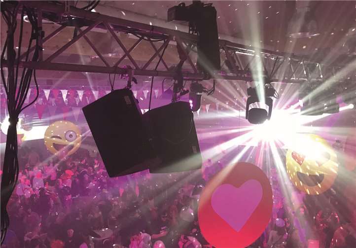 Um 16.11 Uhr öffnet das Bürgerzentrum seine Türen.Foto: privat