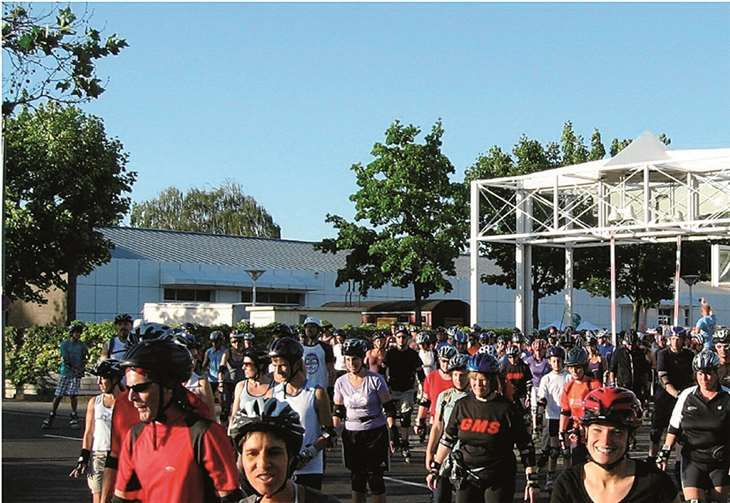 Um 20 Uhr wird am Donnerstag die Koblenzer Skatenight 2013 auf dem Gelände des Sponsors EVM im Moselbogen gestartet. Wegen der vorgezogenen Mini-Skatenight für Kinder- und Schüler beginnt das Vorprogramm mit Musik, Sicherheitstraining, Quiz und Warm-up bereits um 18 Uhr. privat