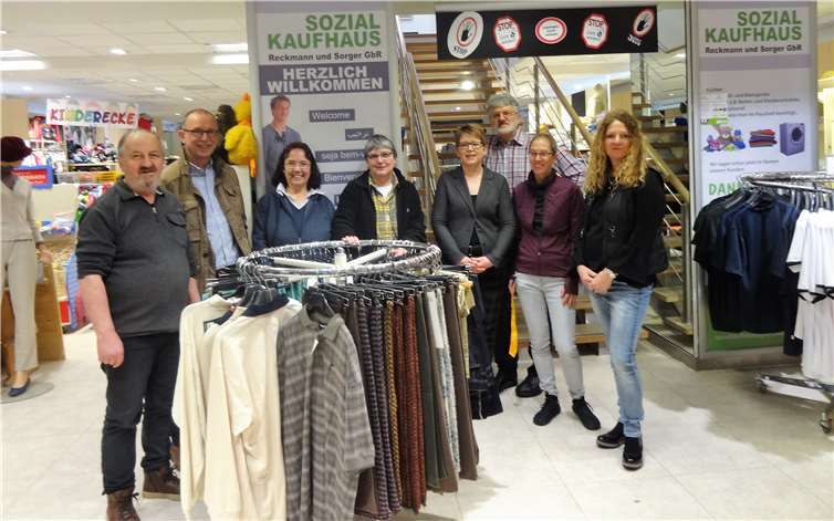 Um Armut und daraus entstehender Verschuldung (oder umgekehrt) ging es bei einem Besuch des Forums Soziale Gerechtigkeit im Sozialkaufhaus in Montabaur im Rahmen einer ganztägigen Sozialrundreise durch den Weserwald.Foto: privat