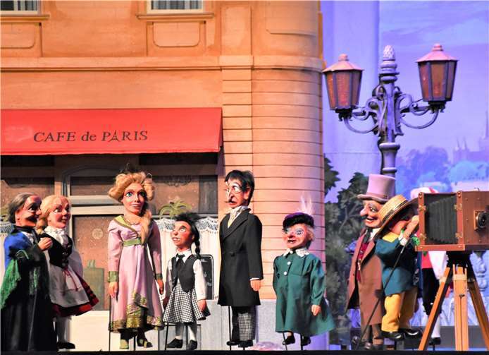 Um Standesdünkel, Verwechslungen und Eifersucht geht es in dem Stück „Offenbach-Zwesche Kölle un Paris“.