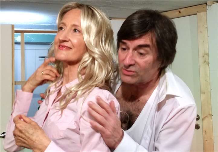 Um allerlei Komplikationen im Hotelzimmer geht es in der aktuellen Komödie des Theatrum Gaudium.privat